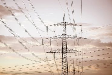 Modernisation des réseaux électriques : le cap sur des structures modulaires durables
