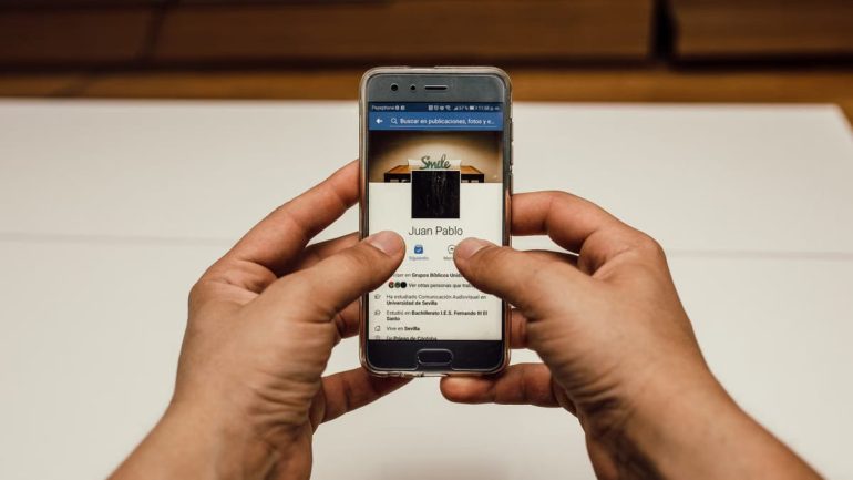 Les réseaux sociaux fragmentent la société en 5 tendances alarmantes