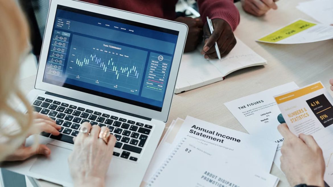La France en 2026 : inégalités, risques numériques et entrepreneuriat